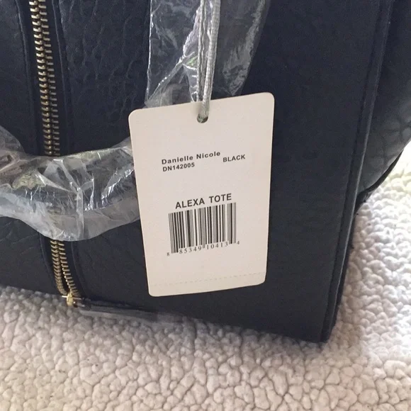 Danielle Nicole Alexa Tote - Picture 8 of 11